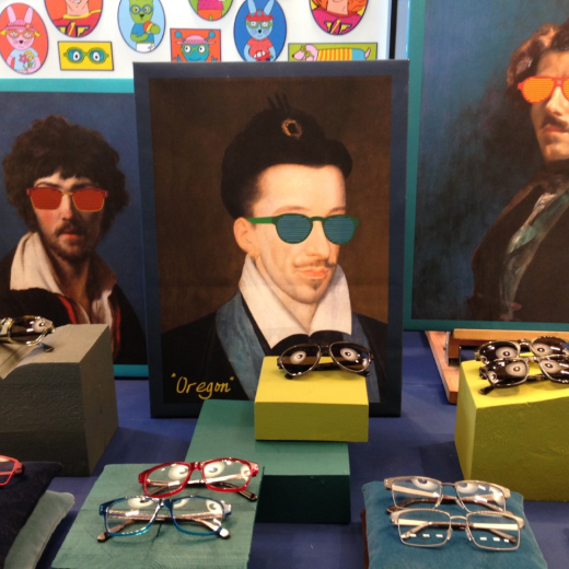 foto met brillen op displays foto met brillen op displays