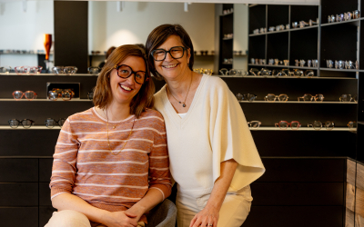 Emilie en Hermien in de winkel